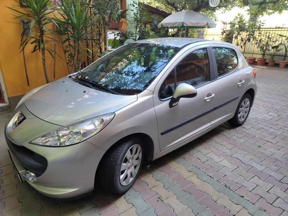 Vând Peugeot 207 automat