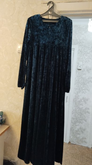 Продам платье длинное