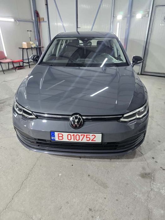 Volkswagen Golf 8 1.0 eTSI DSG