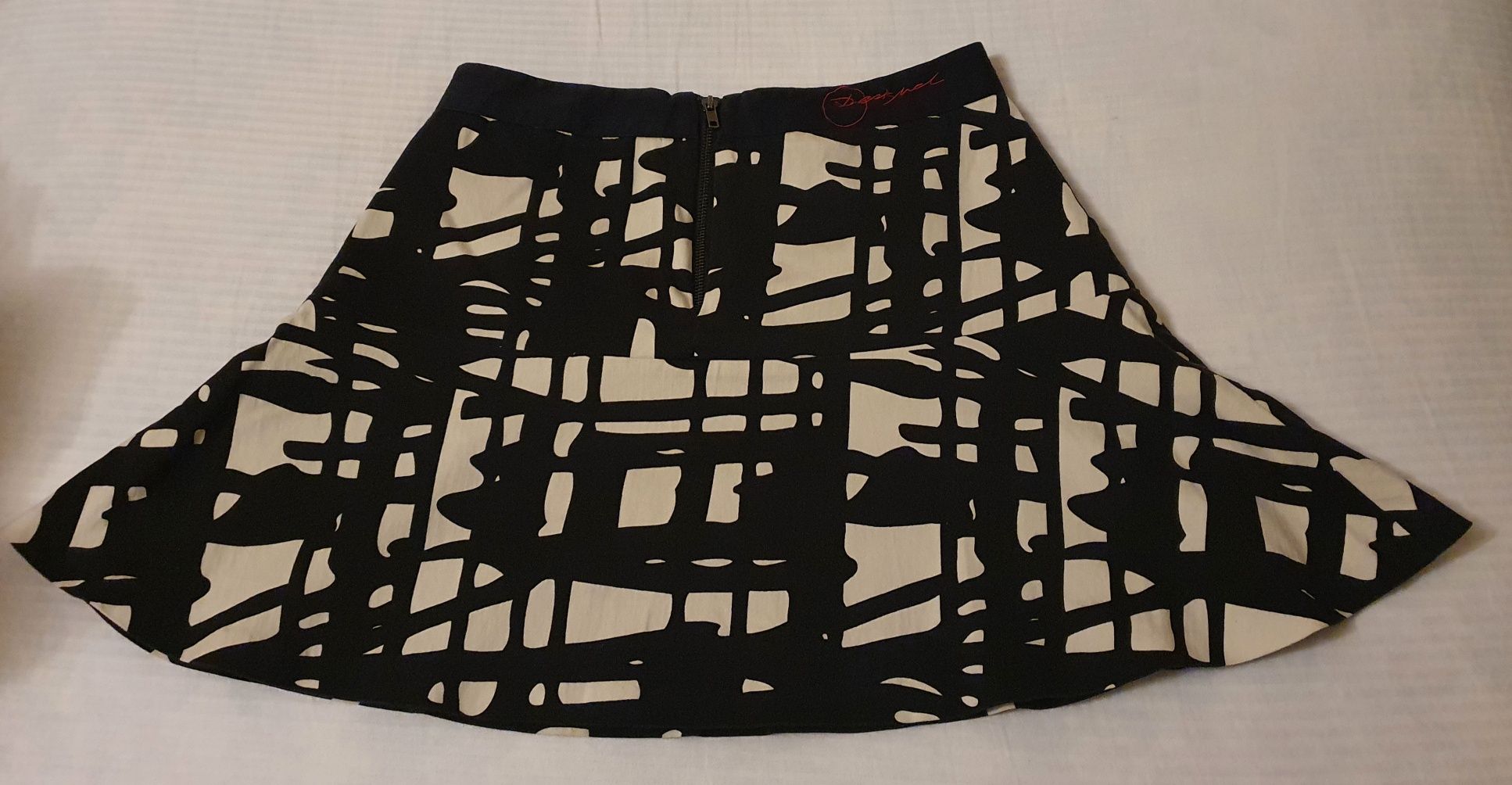 Fustă Desigual,  M, în stare foarte bună
