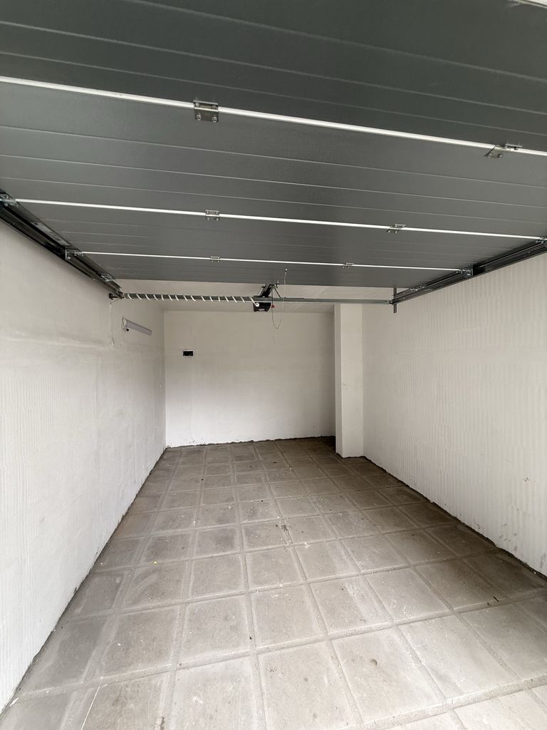 Дава се под наем Гараж / Паркомясто в София, Витоша - 25 кв.м за 178.5 € - Снимка #5