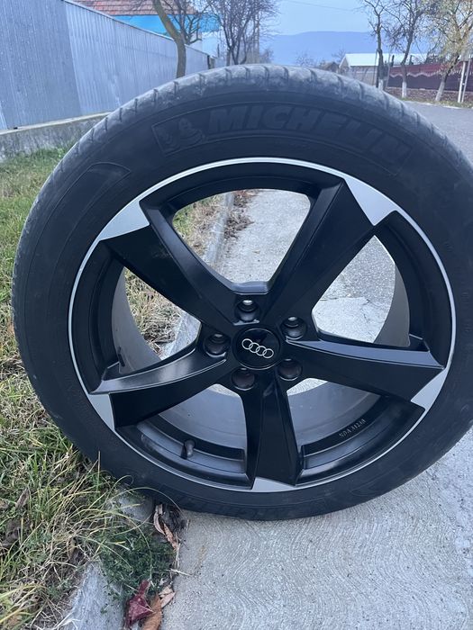 Set roți cu jante de aliaj si anvelope de vară