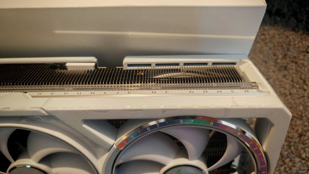 НОВА ! Видео Карта ASUS RTX 5080 ROG ASTRAL OC WHITE 16GB GDDR7 256bit
