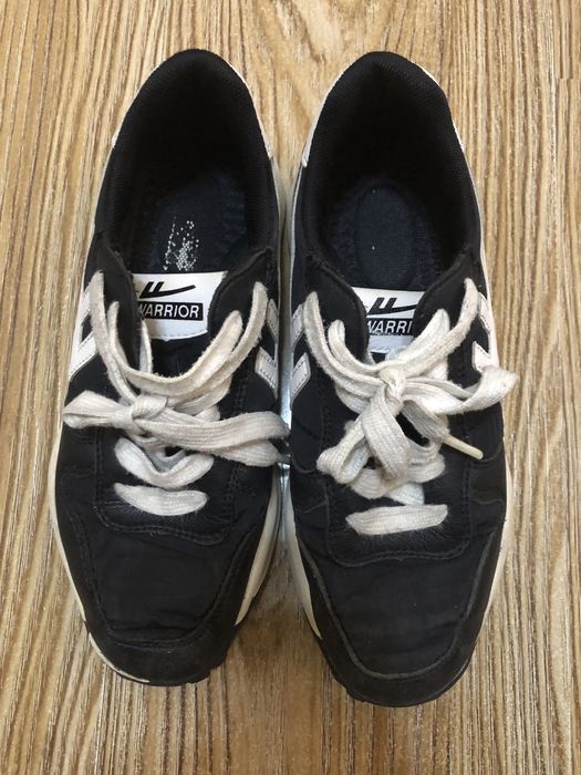 Продаются фирменные кроссовки.