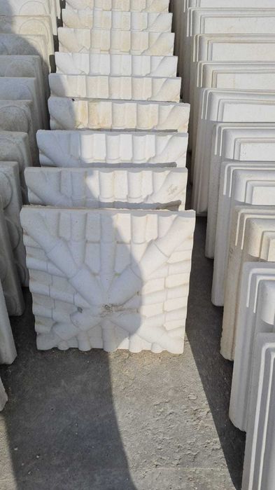 Capace , Palarii , Coame ,  pentru Gard