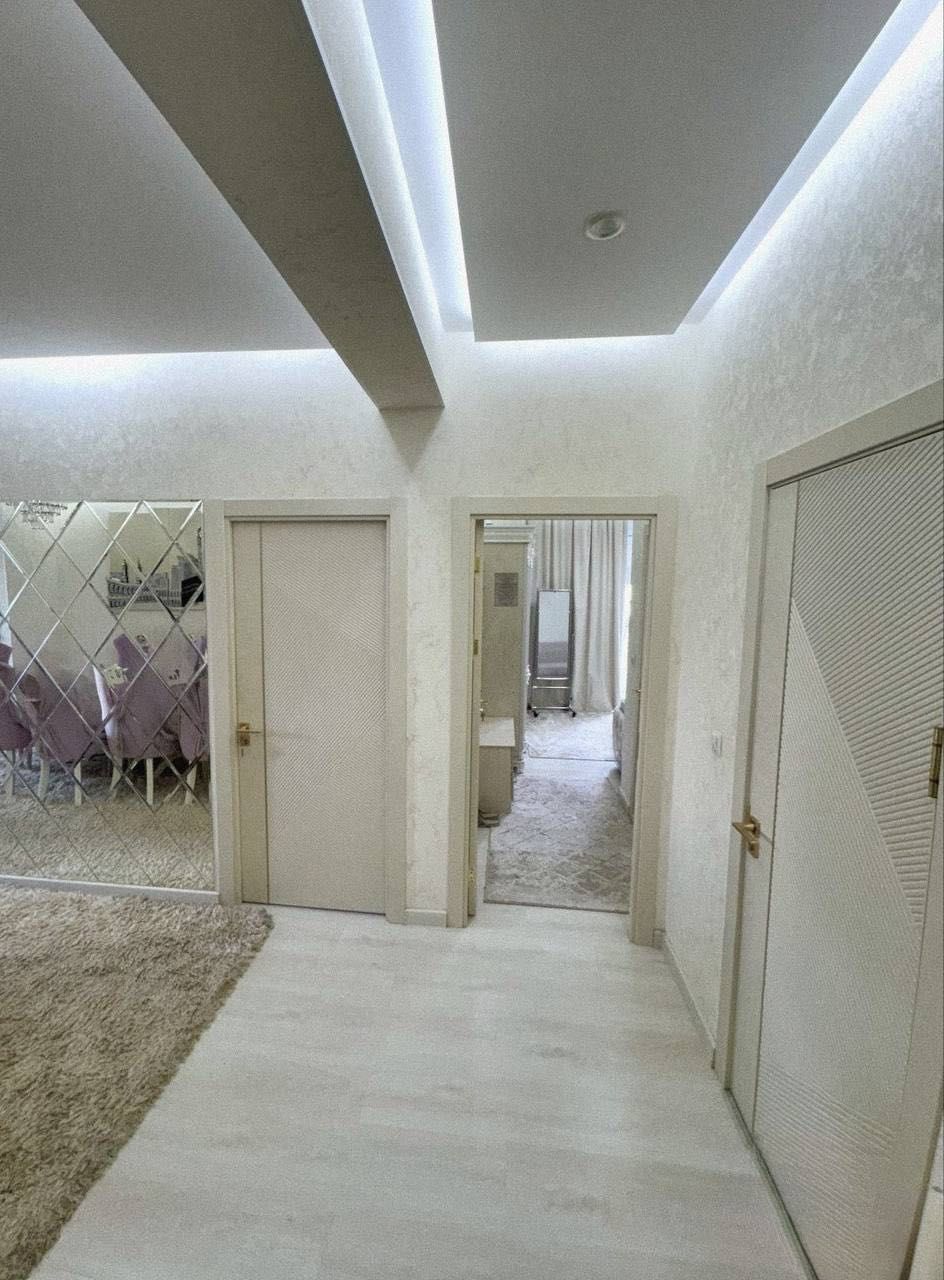 Zarafshon City Продается 4 комнатная квартира ремонт Бобура Яккасарай