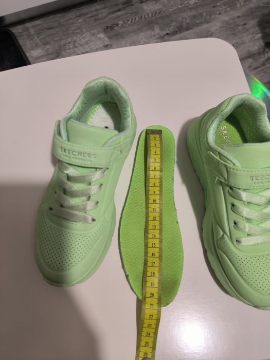 Skechers Uno Lite 32