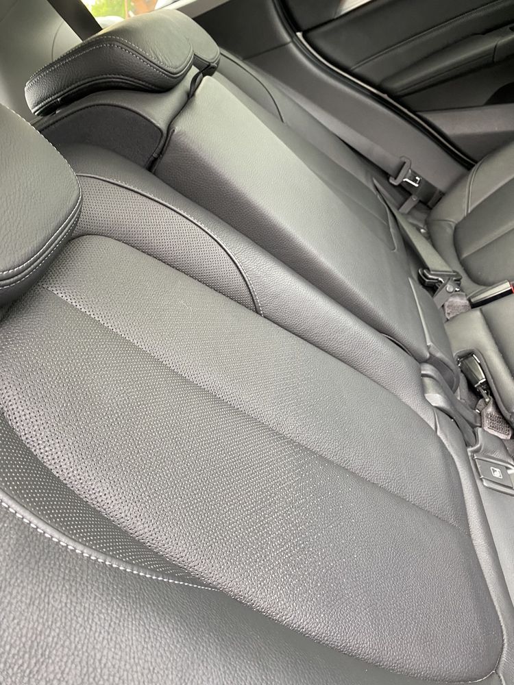 Scaune piele cu încălzire și banchete spate BMW X1 F48