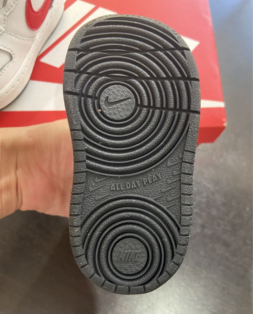 Дестки маратонки Nike номер 19,5