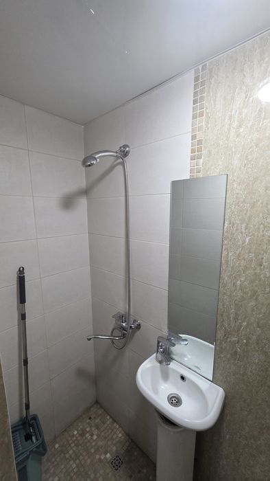 1 этаж с подвалом Евроремонт проходимость людей большая