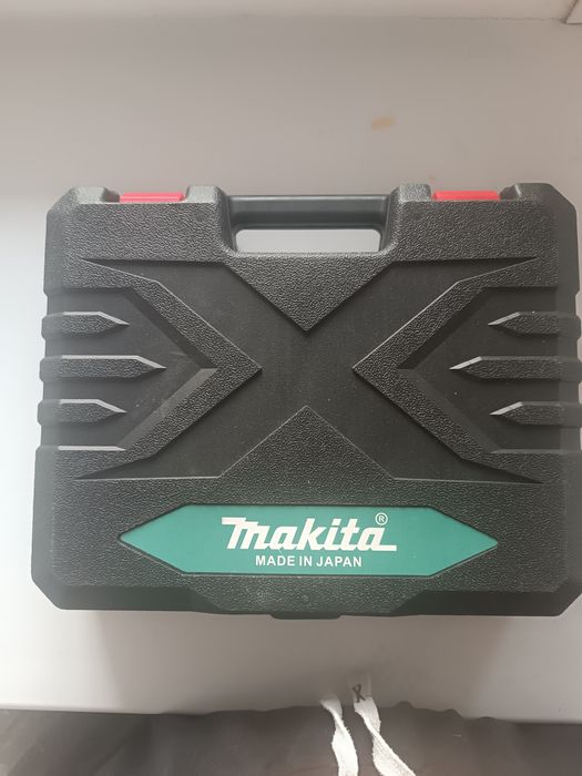 Шуруповёрт- дрель Макита