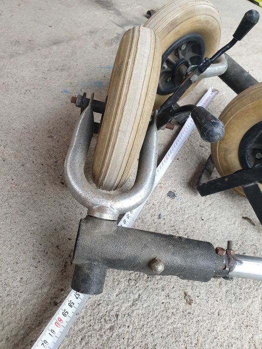 Сгъваема стойка на колела за статив