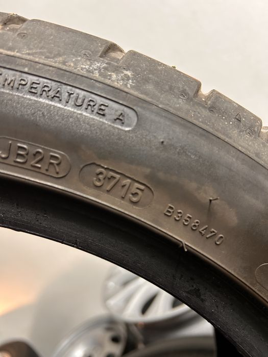 Vand doua anvelope vara 225/45/17