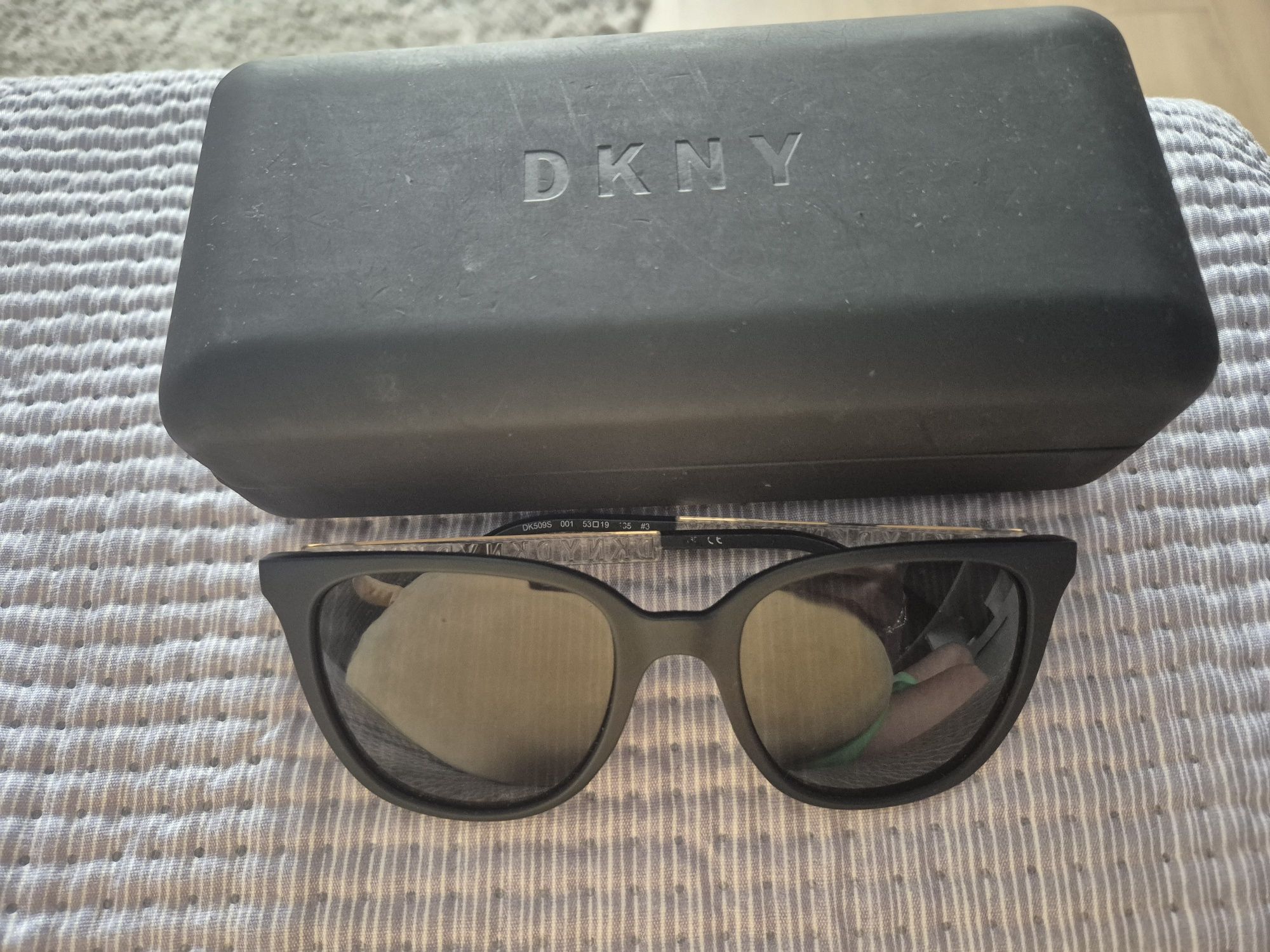Слънчеви очила DKNY