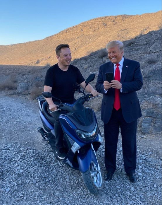 Продается скутер N Max в хорошем состоянии с допами