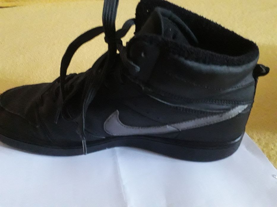 Adidas nike gheata  de adulti