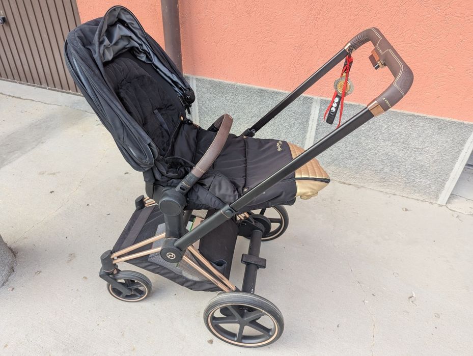 Cybex E-priam Rose Gold + Седалка и Зимно Чувалче Jeremу Scott