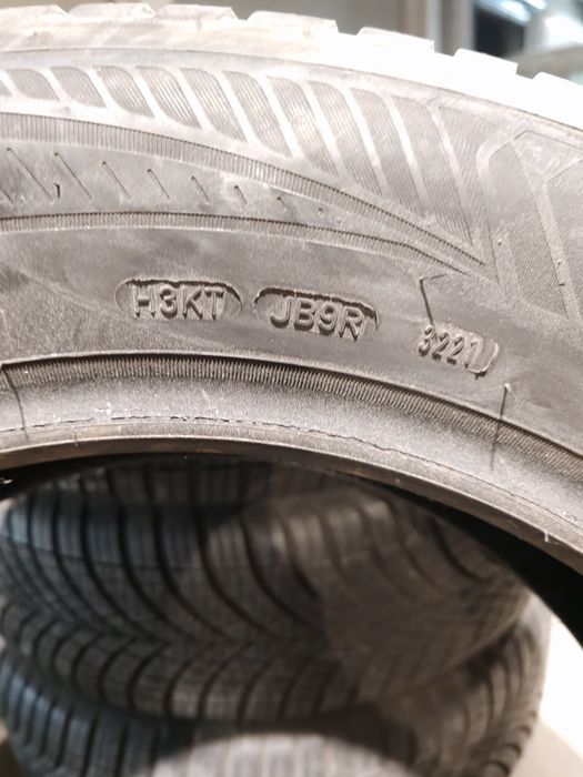 Cauciucuri de iarna 215 60 17