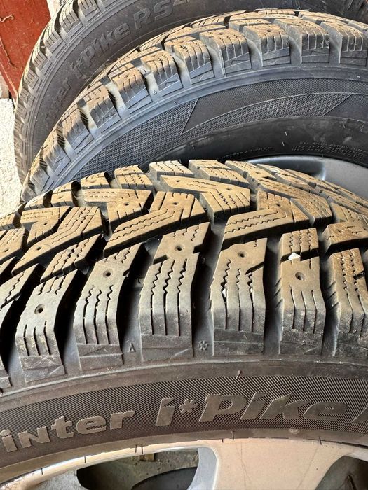 Anvelope de iarna Hankook 195/65R15, cu jante Skoda originale