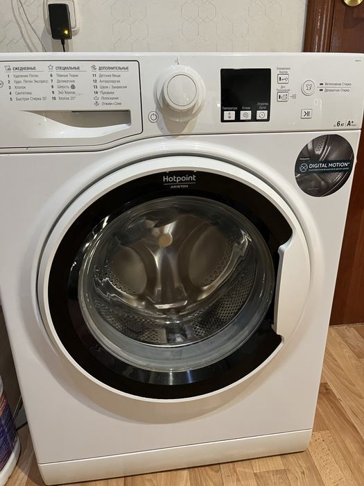 Стиральная машинка Hotpoint-Ariston