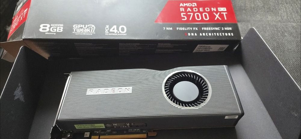 Placa de Vídeo Asus Radeon Navi RX 5700 XT 8GB GDDR6 256Bit