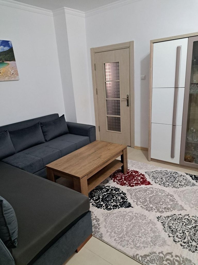 Дава се под наем Двустаен апартамент в Пловдив, Гагарин - 80 кв.м за 475 € - Снимка #1