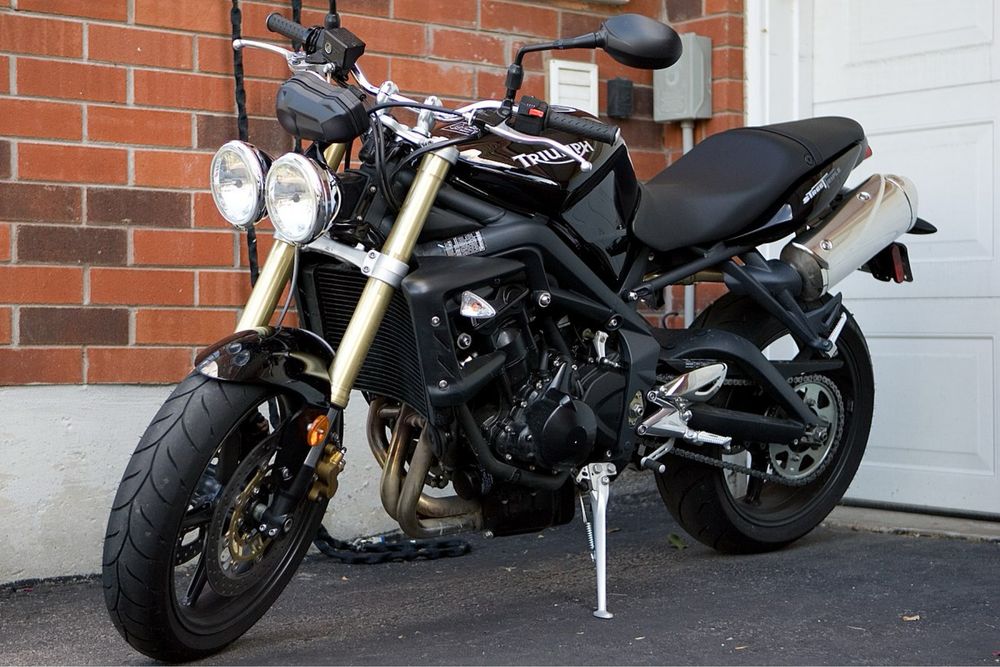Triumph Street triple 1998 на части