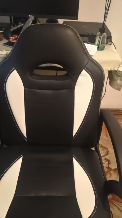 Vând scaun gaming