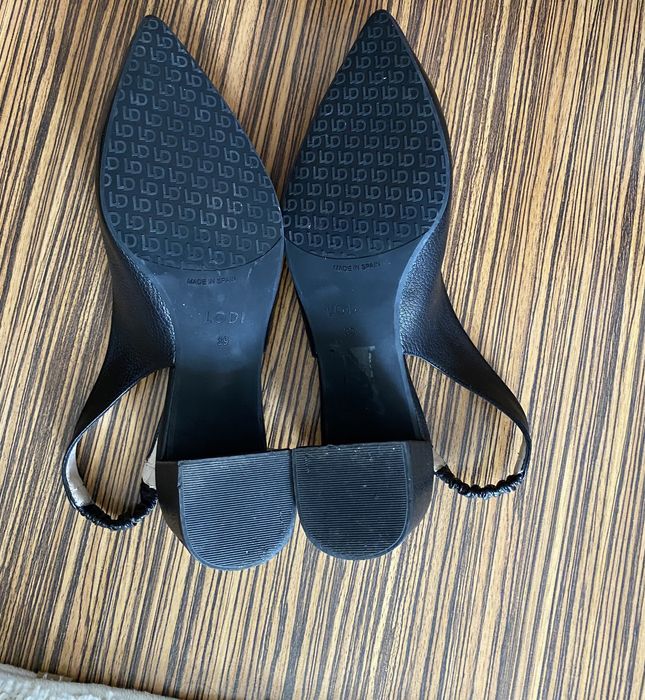 Pantofi piele decupati la spate