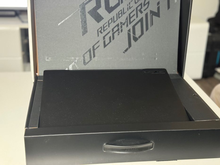 ROG Zephyrus M16 Като Нов