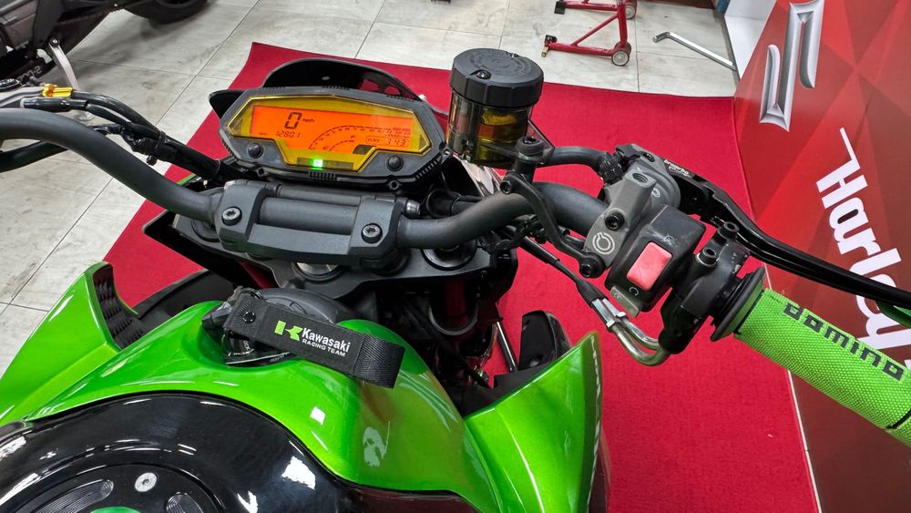 Kawasaki Z1000 Streetfighter 2015год