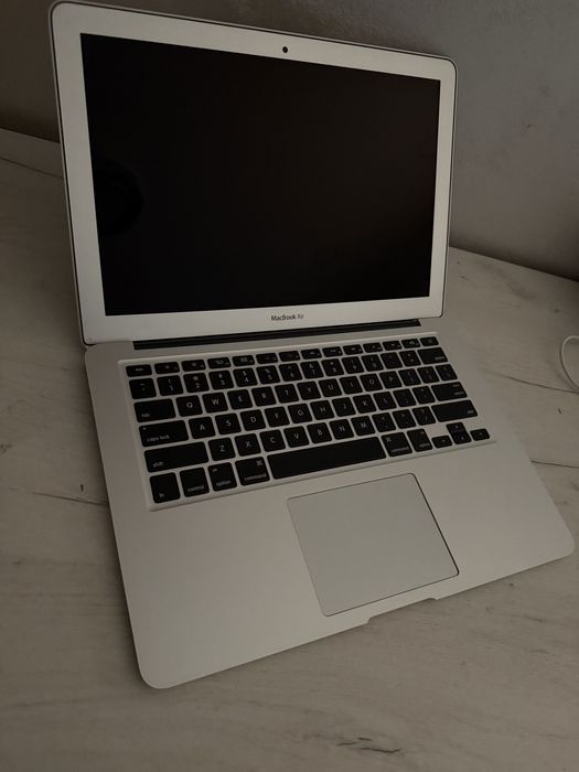 MacBook Air i5 stare impecabila !