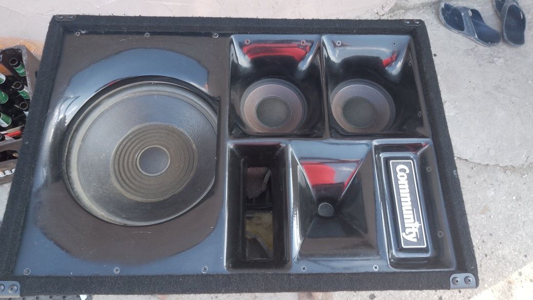 2 boxe Community horn
