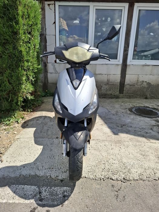 Vând scutere de 49cc