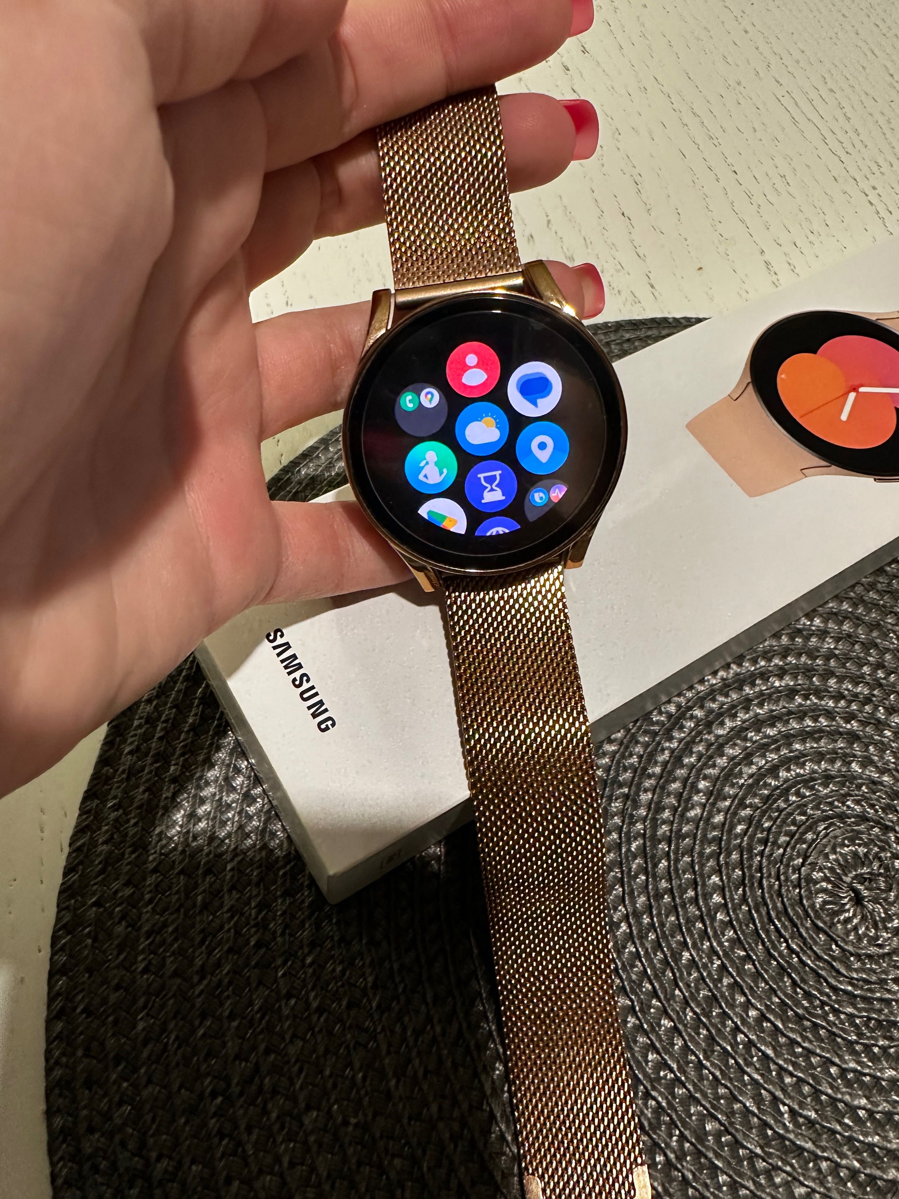 Часовник Galaxy Watch 5