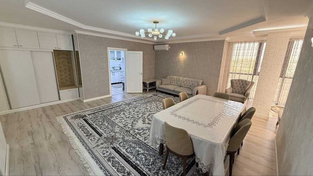 Срочно Продаётся квартира в центре 3 комнат Новостройка Ремонтом