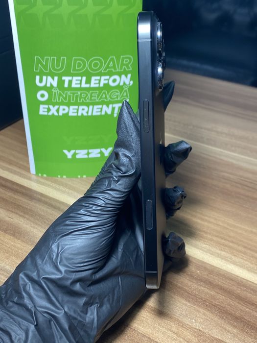 iPhone 16 Pro Max / 256 GB / Sănătate baterie 100% / Foarte bun