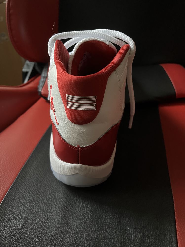 Jordan 11 red cherry