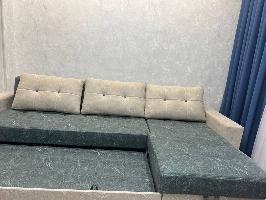 Divan, ugolok sotiladi