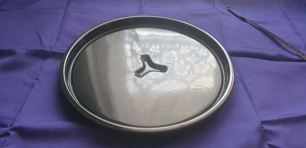 Farfurie din metal pentru cuptorul cu microunde