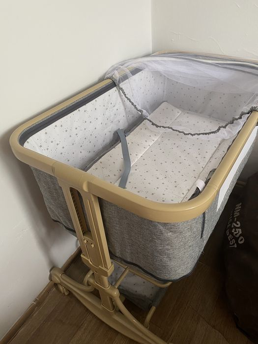 Манеж в отличном состояний почти новая