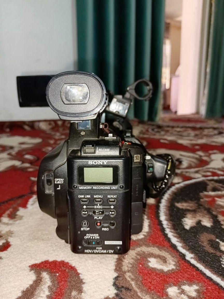 Sony HVR Z5 -E. Professional vidyo Camera