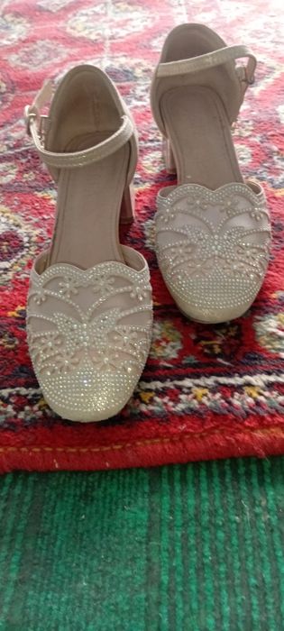 Tufli zudlik bn sotiladi