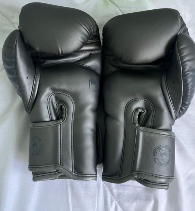 Боксови ръкавици Venum