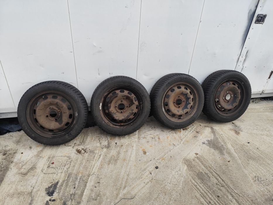 Set  4 Jante Ford Fiesta 4×108. Cu  anvelope M+S 195/50R15.