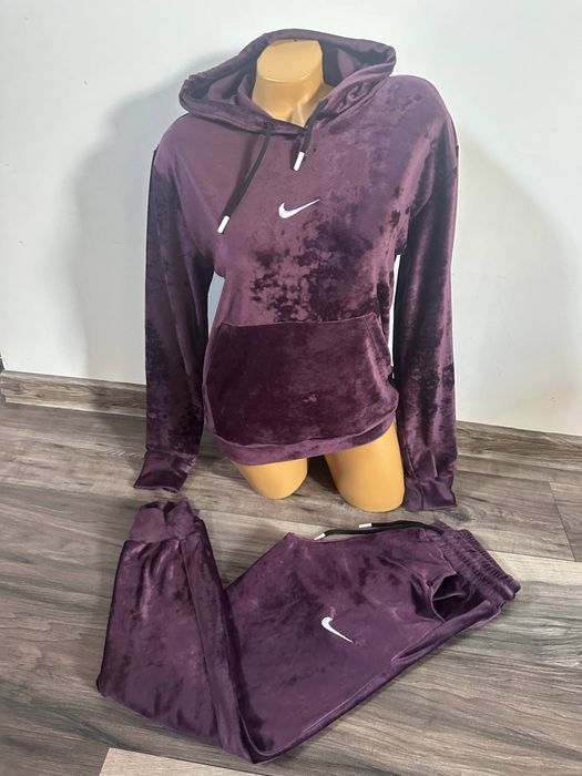 Treninguri dama din catifea .