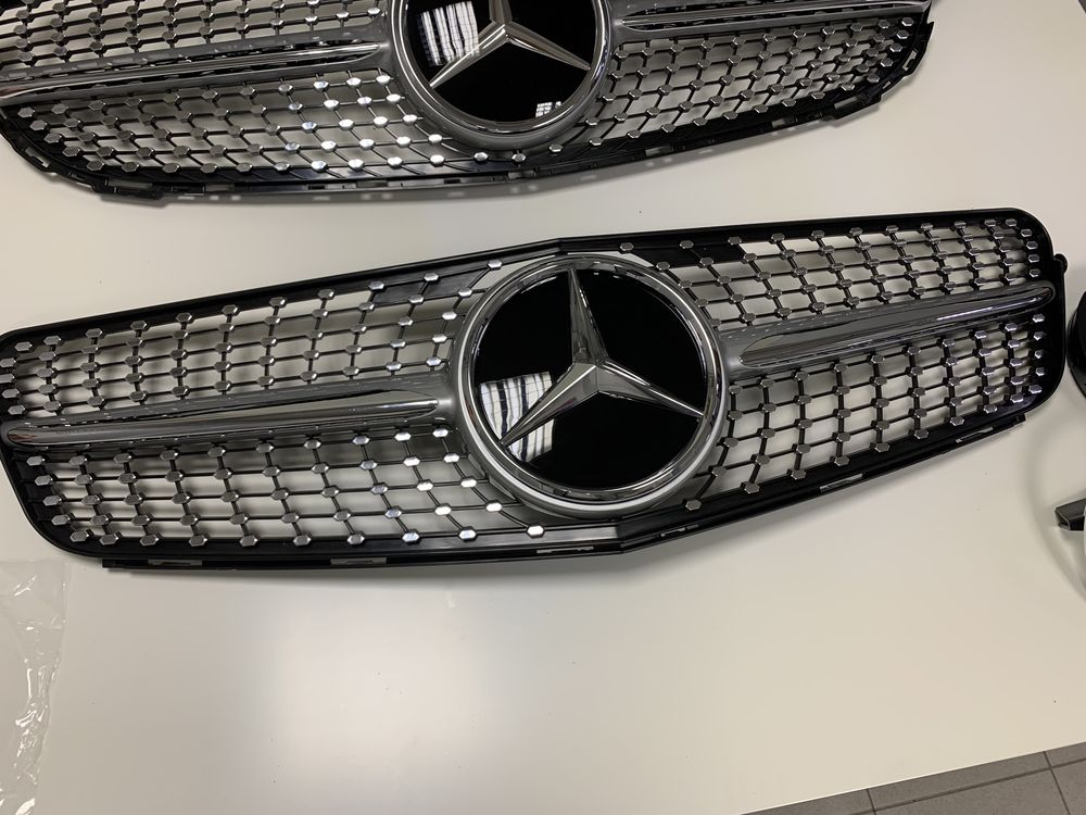 Решетка за Mercedes W218 CLS 2012-2014 Diamond grille