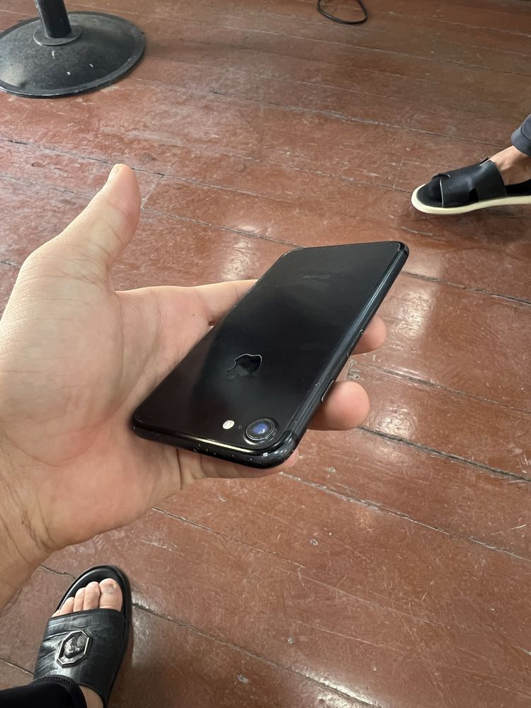 iPhone 7 32 GB srochna