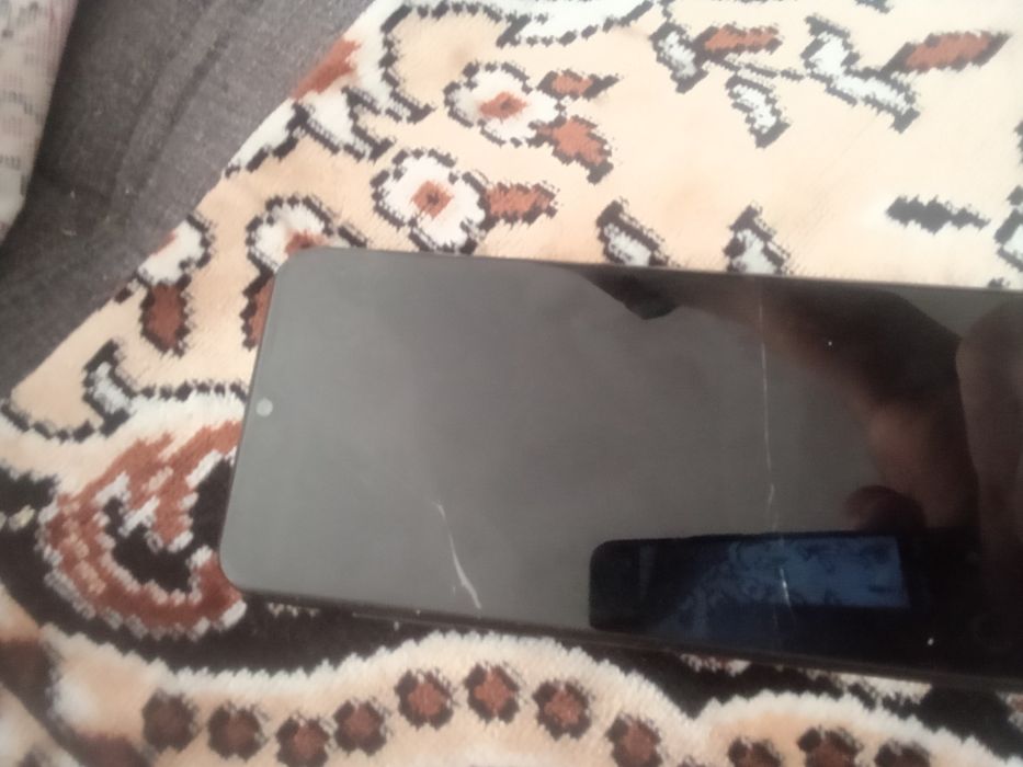 Продам телефон Hyawey Y8P экран разбит