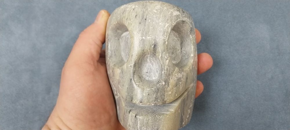 "Череп" от камък